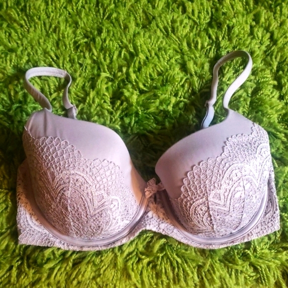 Victoria's secret body demi bra 32DDD like new! - Picture 1 of 7